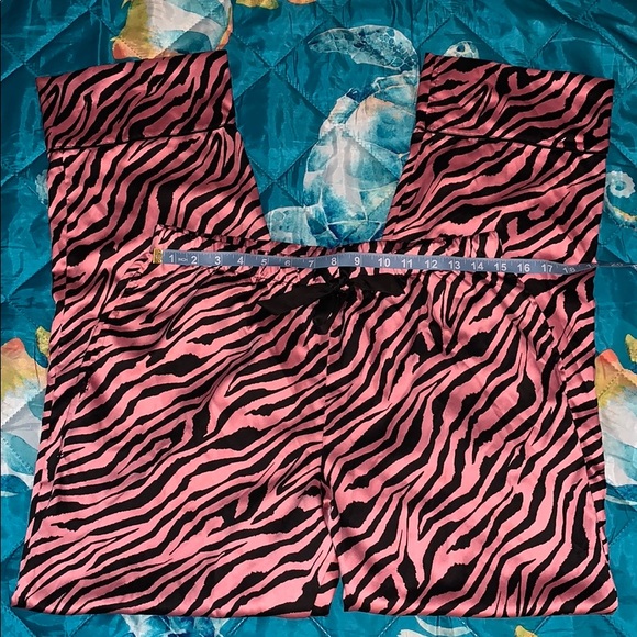 🦓VS Zebra Pink/Black sleep pants🦓 - Picture 1 of 6
